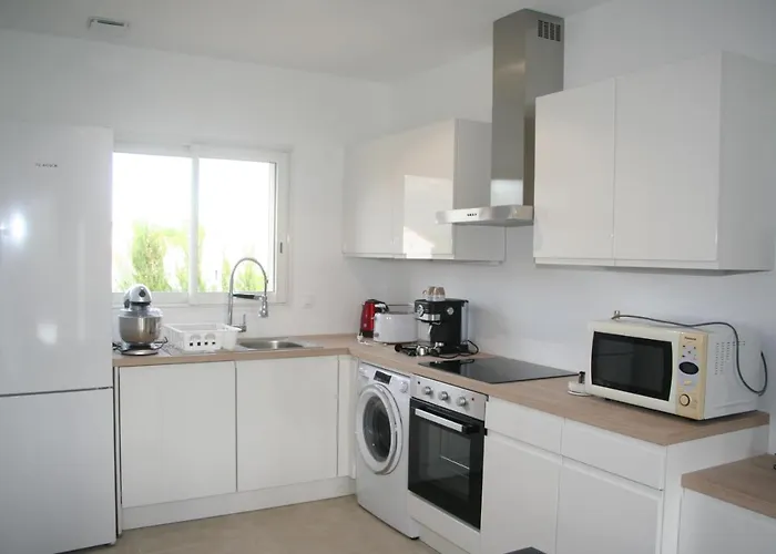 Canigou, Lefebvre, 4* Climatise, Table D'hote